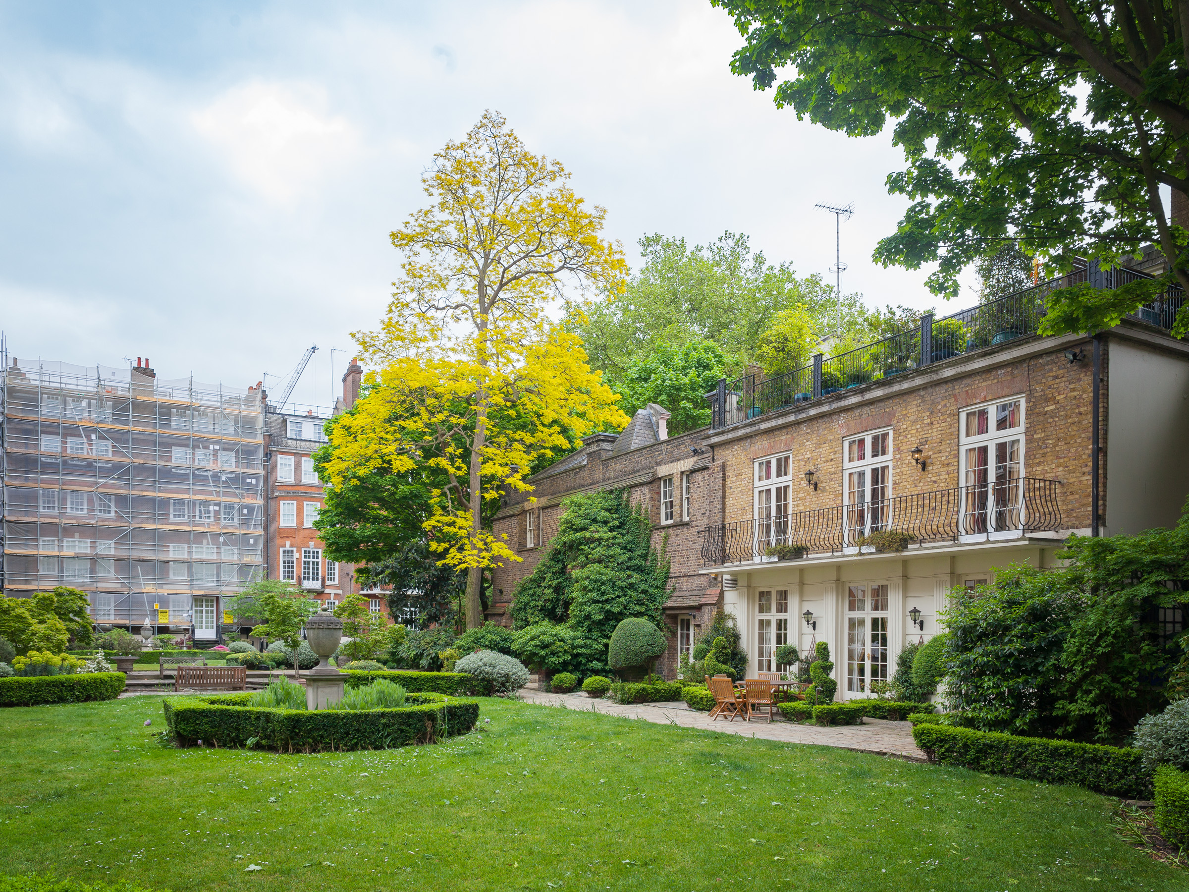 Woods Mews, Rear (Existing)
